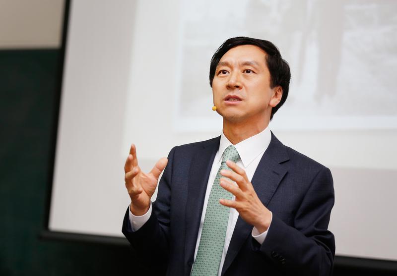 “도전, 열정, 신뢰, 소통 통해 여러분의 꿈 지휘하세요”