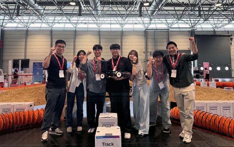 UNIST 유니콘 레이싱팀, 로보레이서 자율주행 국제대회 1위!